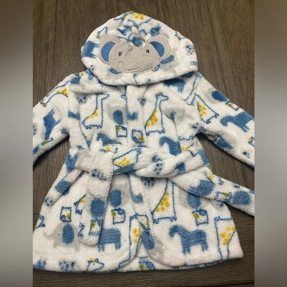 Lot of 3 baby onesies and robe size 6 month